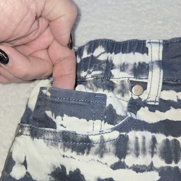 Love, Fire Gray N White Acid Wash Mini Sz XS/1P Cut Off Hem Ready To Rock!! - Picture 5 of 11